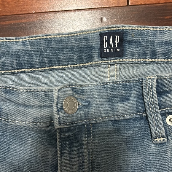 Gap Girlfriend Jean - Picture 3 of 4